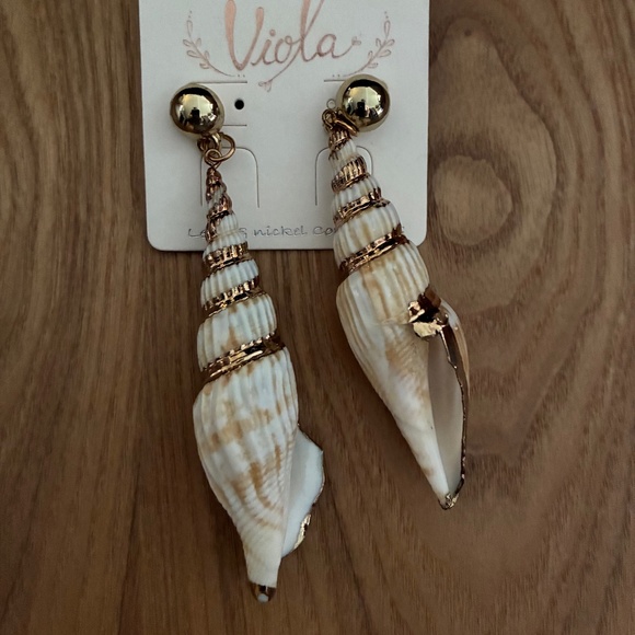 Brand new shell earrings - Picture 1 of 1